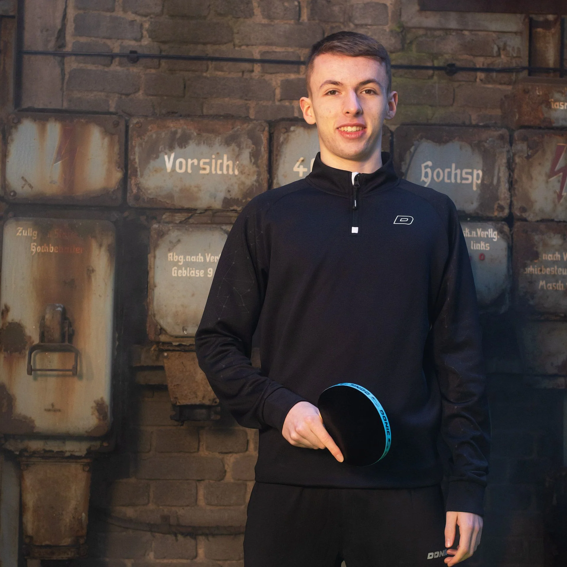 Donic Sweatshirt Black Series - Image 4